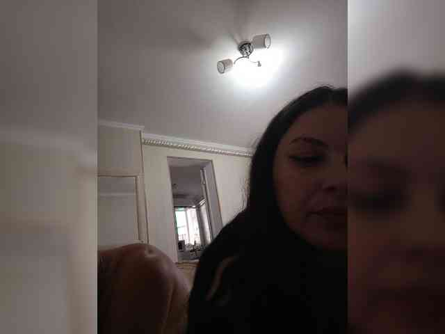 Cleopatra1990 webcam