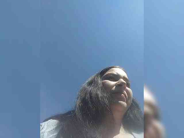 Cleopatra1990 webcam