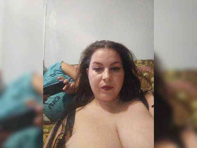 Cleopatra1990 webcam