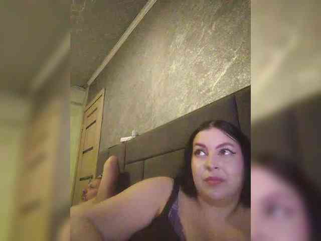 Cleopatra1990 webcam