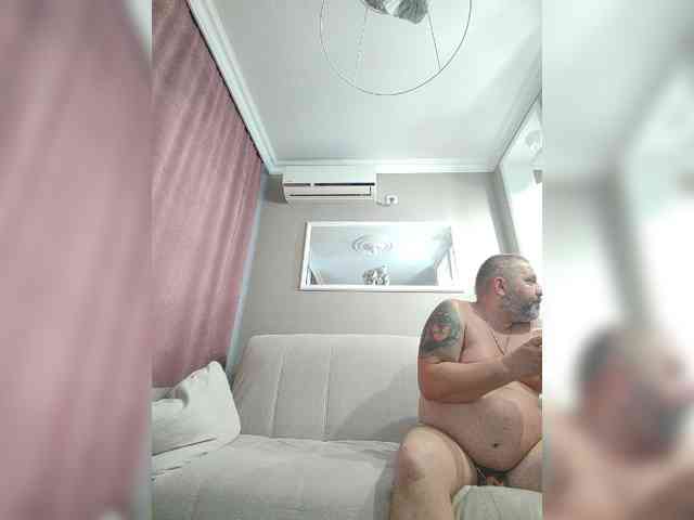 Cleopatra1990 webcam