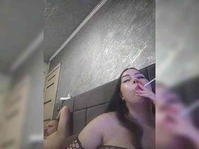 Cleopatra1990 webcam