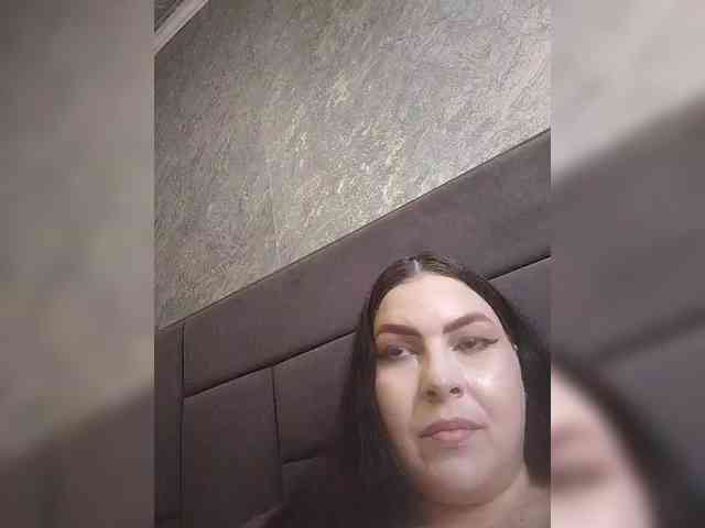 Cleopatra1990 webcam