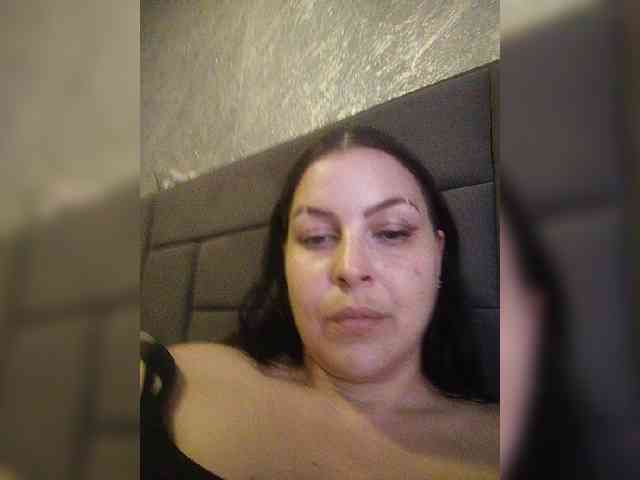 Cleopatra1990 webcam