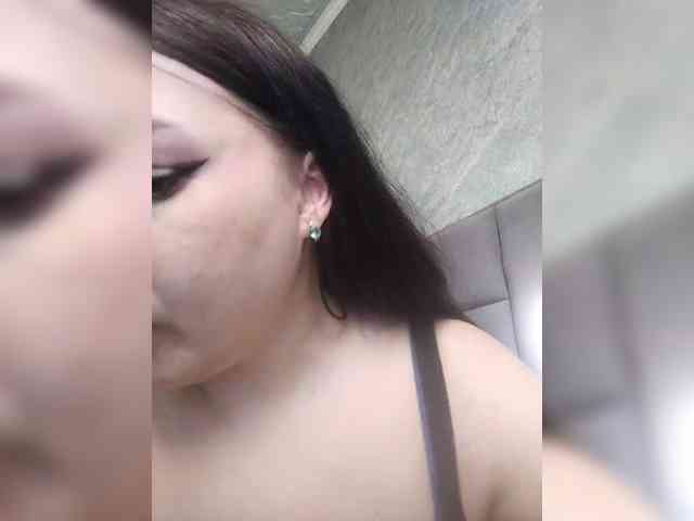 Cleopatra1990 webcam