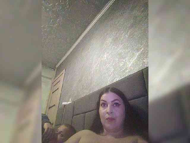 Cleopatra1990 webcam