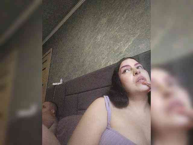 Cleopatra1990 webcam