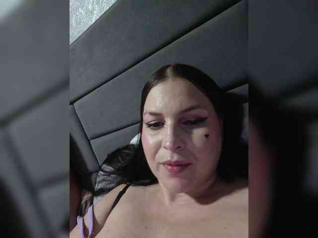 Cleopatra1990 webcam