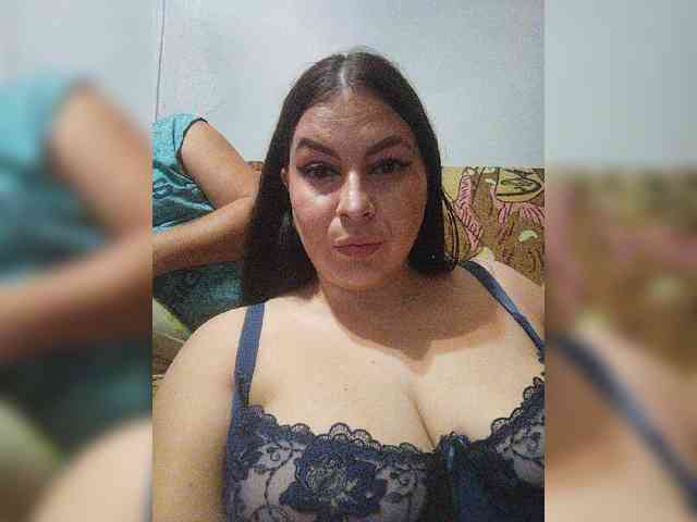 Cleopatra1990 webcam