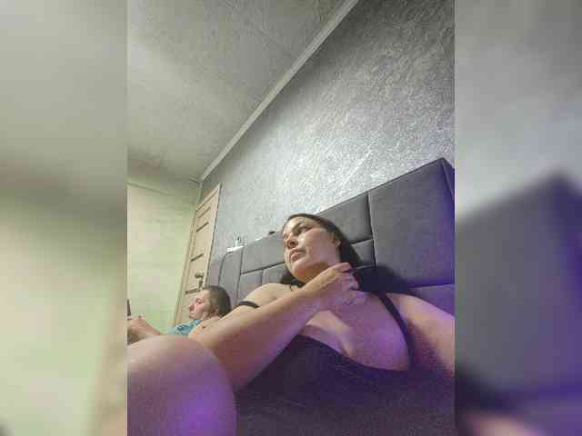 Cleopatra1990 webcam