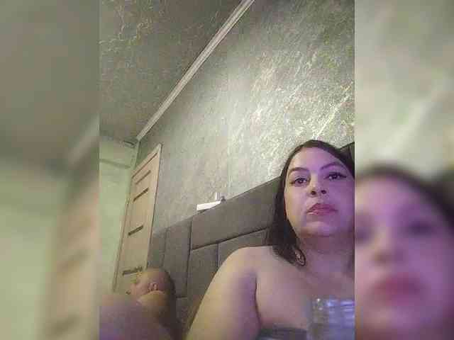 Cleopatra1990 webcam