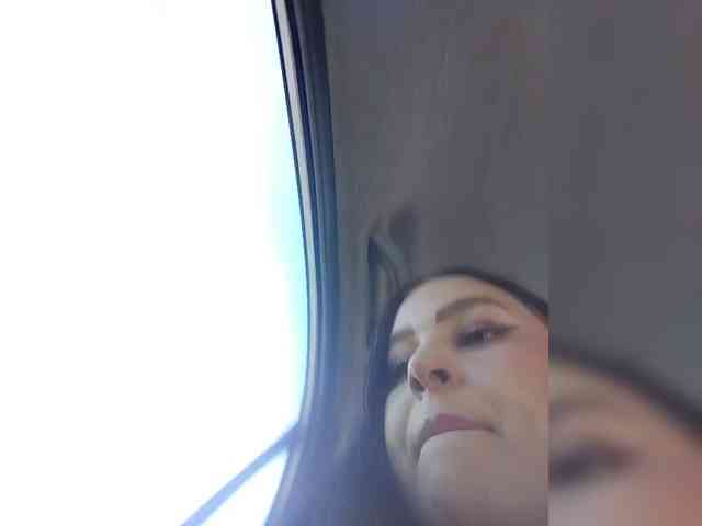 Cleopatra1990 webcam