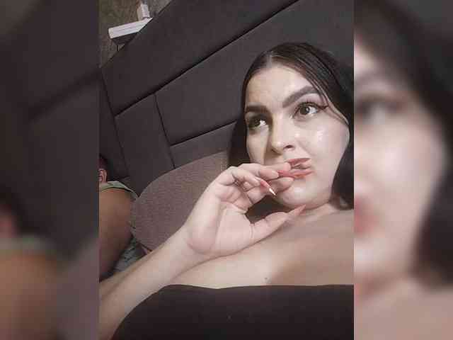 Cleopatra1990 webcam