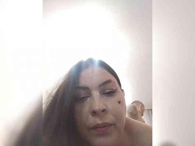 Cleopatra1990 webcam