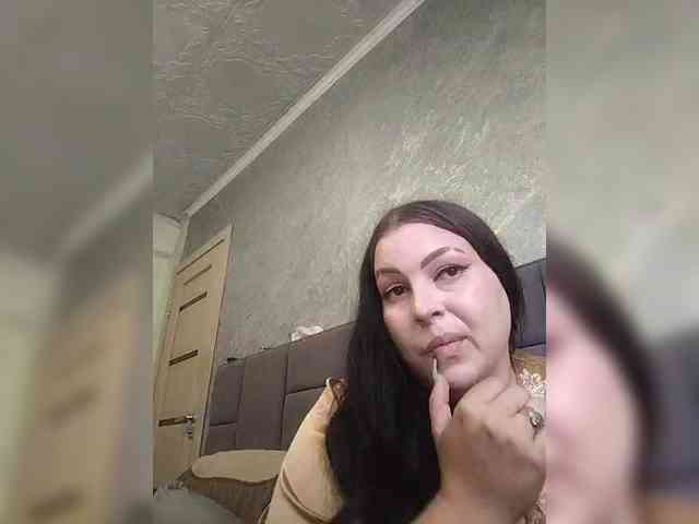 Cleopatra1990 webcam