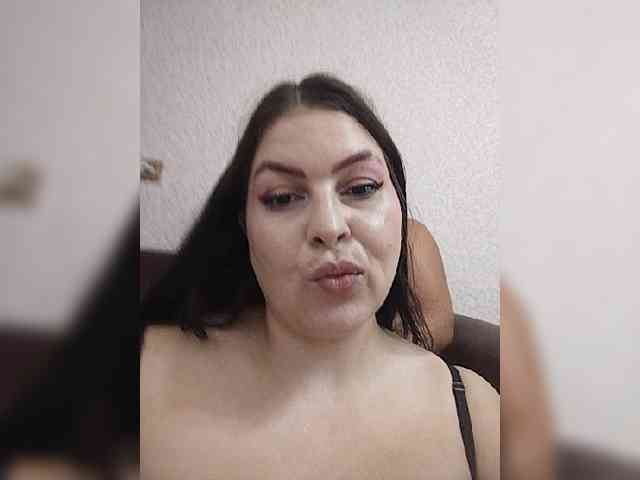 Cleopatra1990 webcam