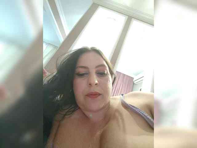 Cleopatra1990 webcam