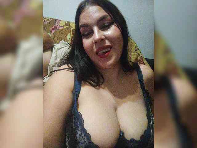 Cleopatra1990 webcam