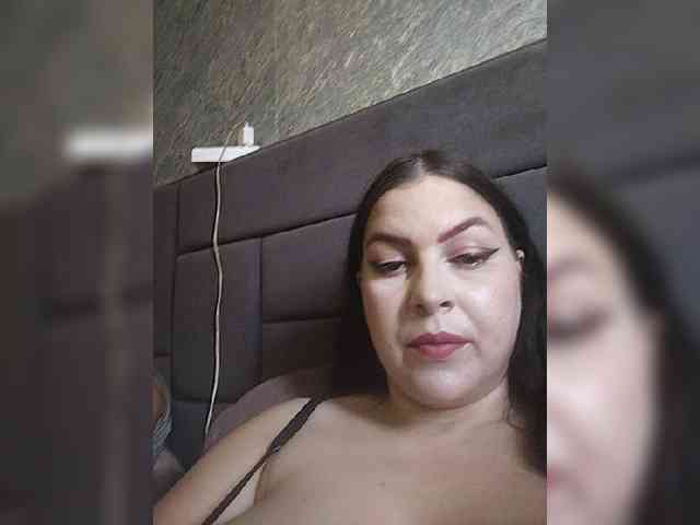 Cleopatra1990 webcam