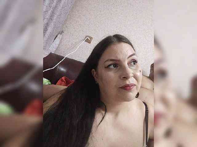 Cleopatra1990 webcam