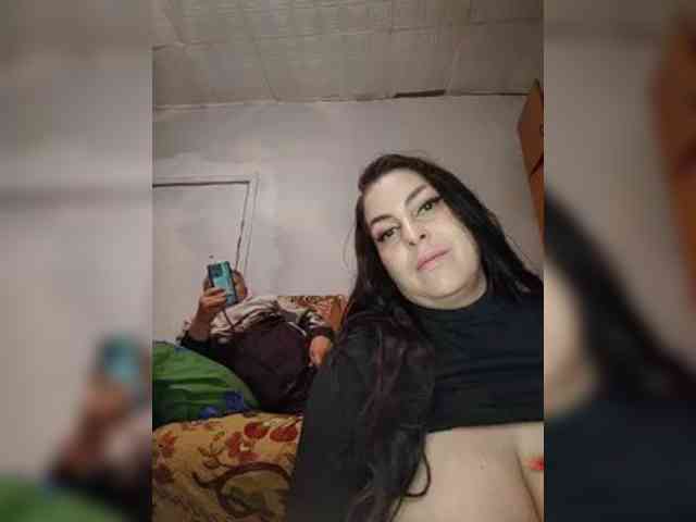 Cleopatra1990 webcam