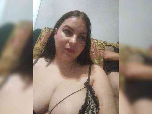 Cleopatra1990 webcam