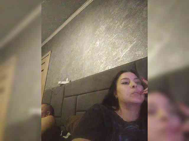 Cleopatra1990 webcam