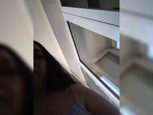 Cleopatra1990 webcam
