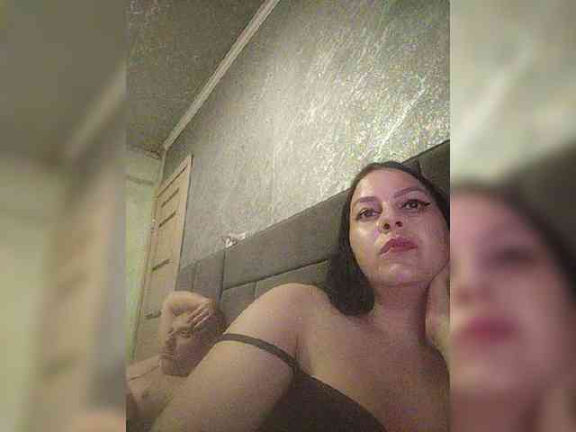 Cleopatra1990 webcam