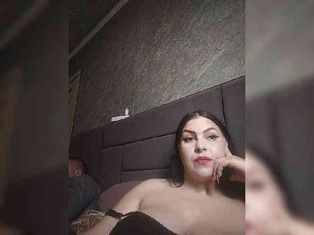 Cleopatra1990 webcam