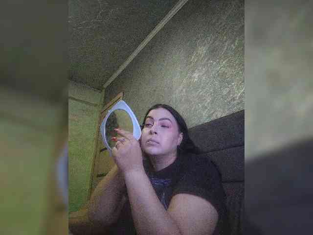 Cleopatra1990 webcam