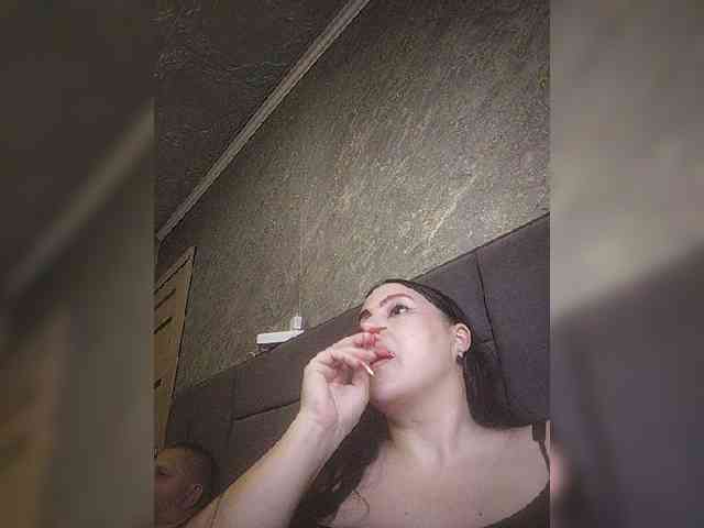 Cleopatra1990 webcam