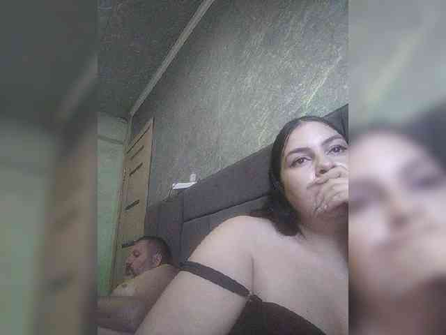 Эта модель сейчас онлайн. kissmabont