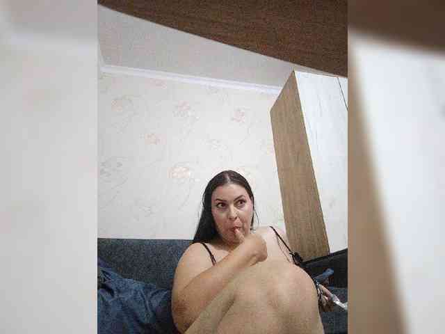 Cleopatra1990 webcam