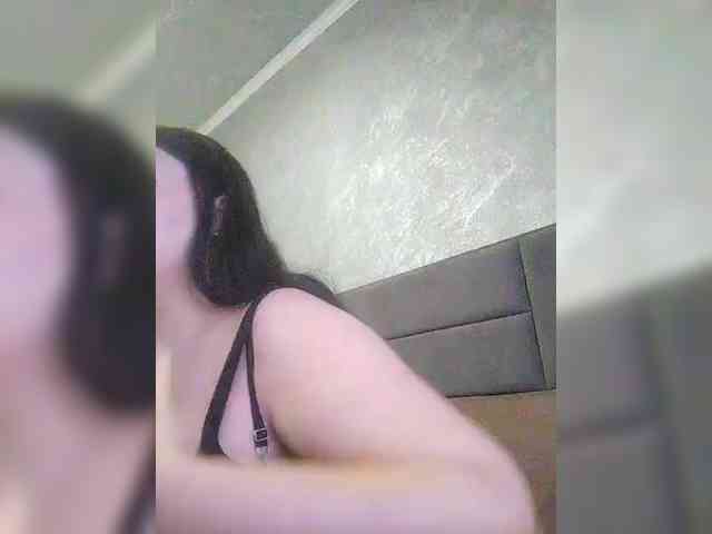 Cleopatra1990 webcam