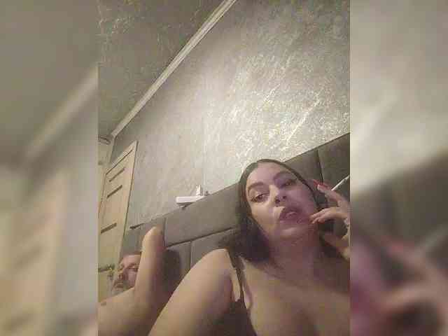 Cleopatra1990 webcam