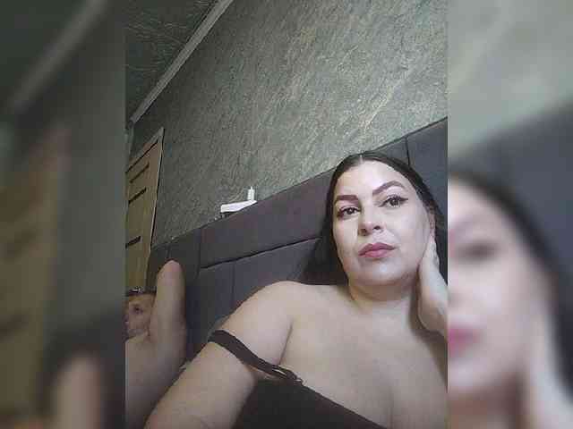 Cleopatra1990 webcam