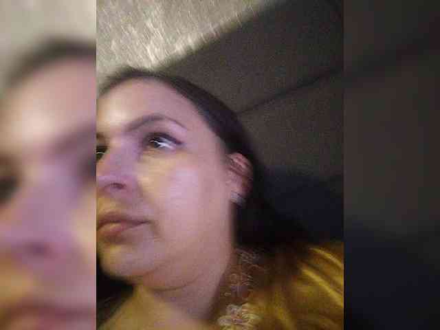 Cleopatra1990 webcam