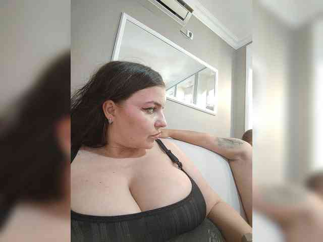 Cleopatra1990 webcam