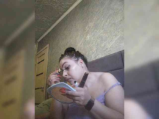 Cleopatra1990 webcam