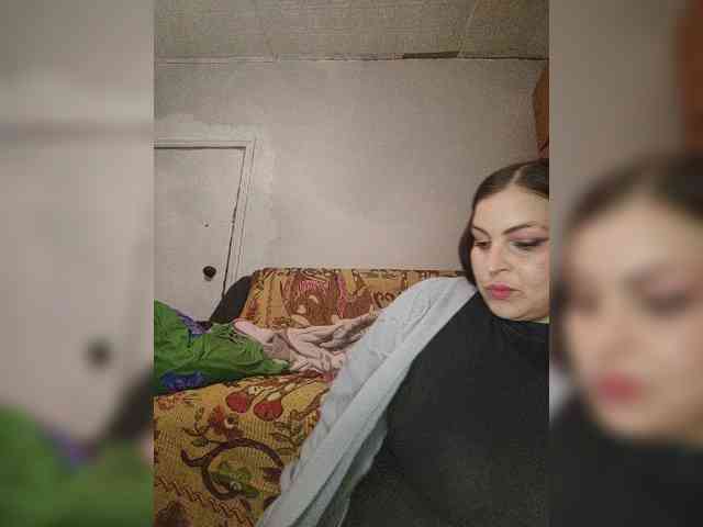 Cleopatra1990 webcam