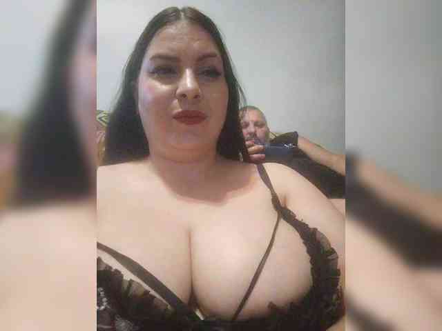 Cleopatra1990 webcam