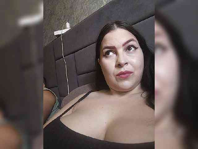 Cleopatra1990 webcam