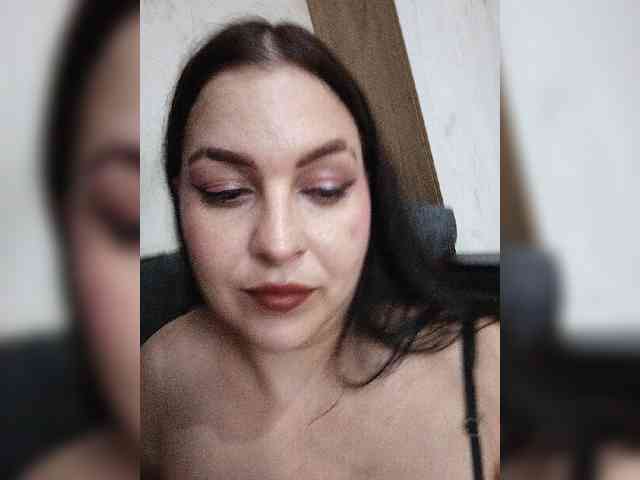 Cleopatra1990 webcam