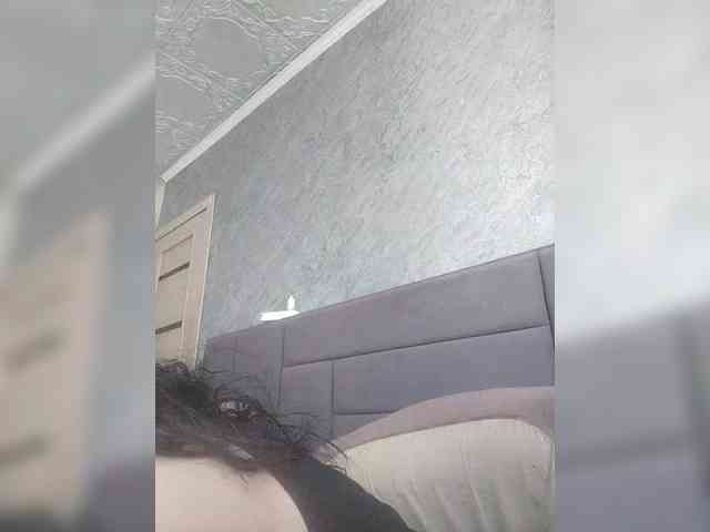 Cleopatra1990 webcam
