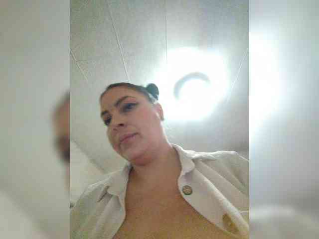 Cleopatra1990 webcam