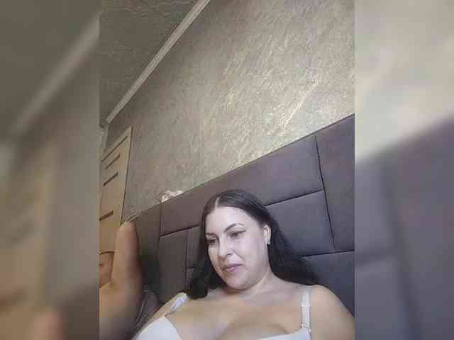 Cleopatra1990 webcam
