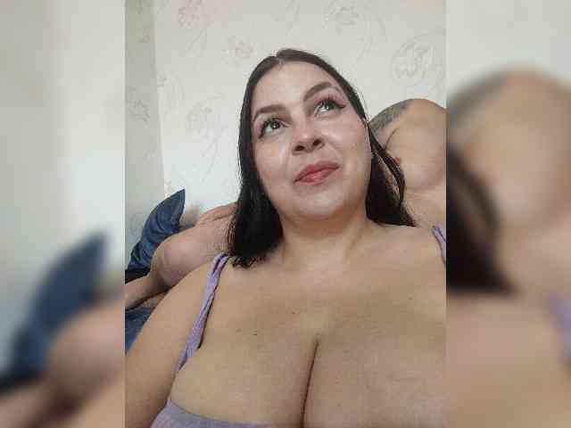 Cleopatra1990 webcam