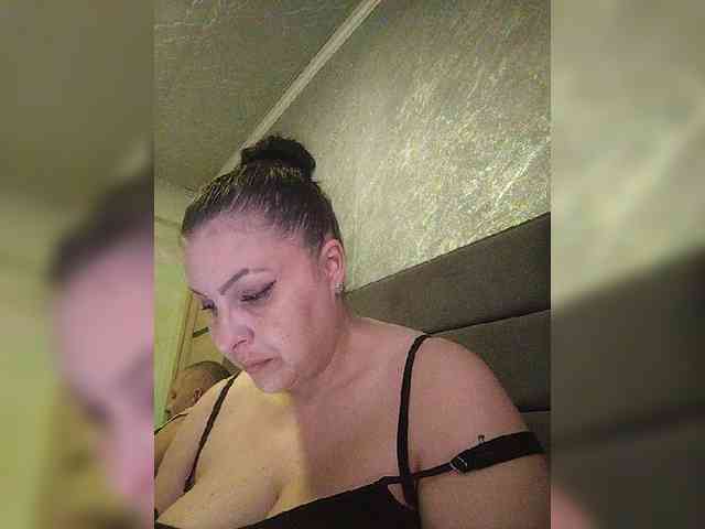 Cleopatra1990 webcam