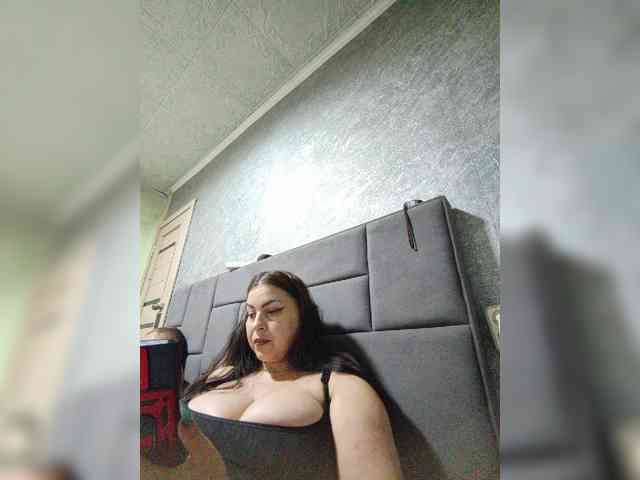 Cleopatra1990 webcam